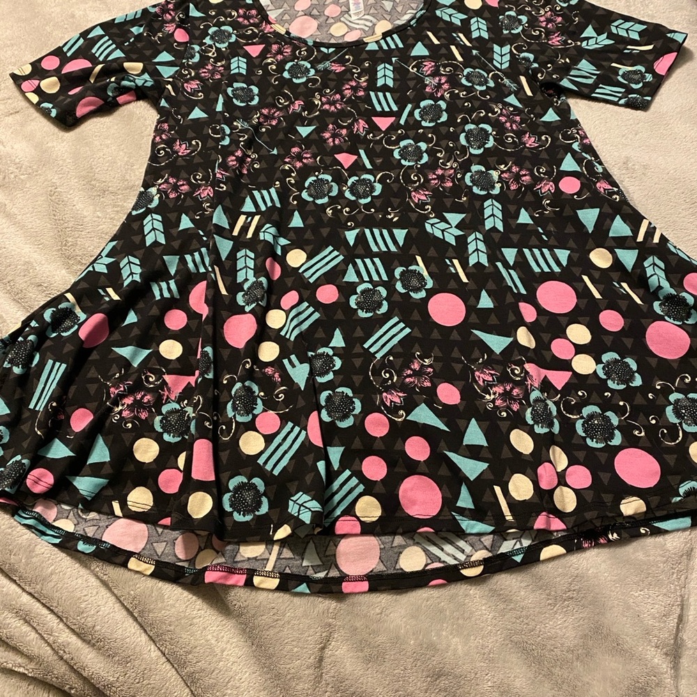 Geometric Patterned perfect T